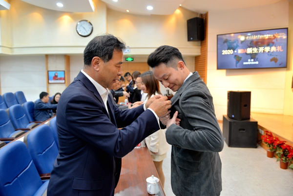 https://news.gsau.edu.cn/__local/F/B8/C5/95F55E70849C9120E3DF259D7F2_06A9DB09_37D23.jpg